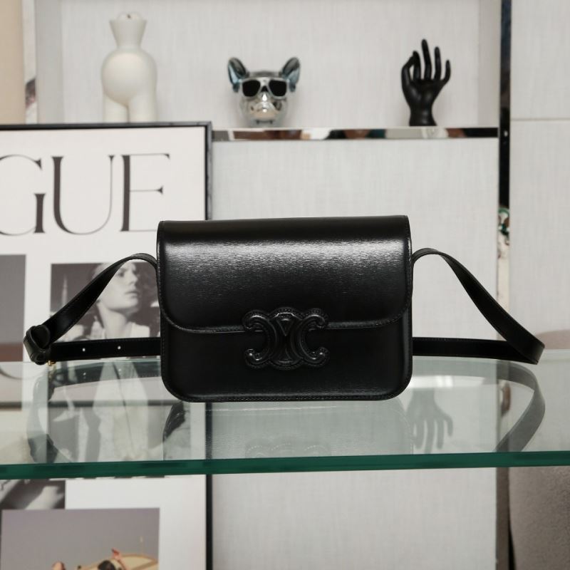 Ce1i*e triomphe bags